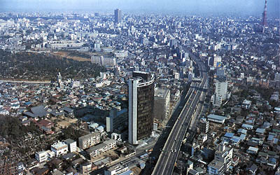 [写真]東京本社ビルとその周辺 1971年（昭和46年）当時