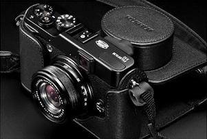 【本体美品】FUJIFILM デジタルカメラ X10